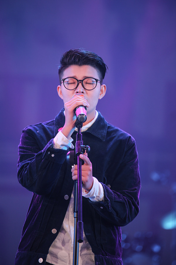 玩偶姐姐
十佳歌手演唱会暨艺术团结汇顺利举行