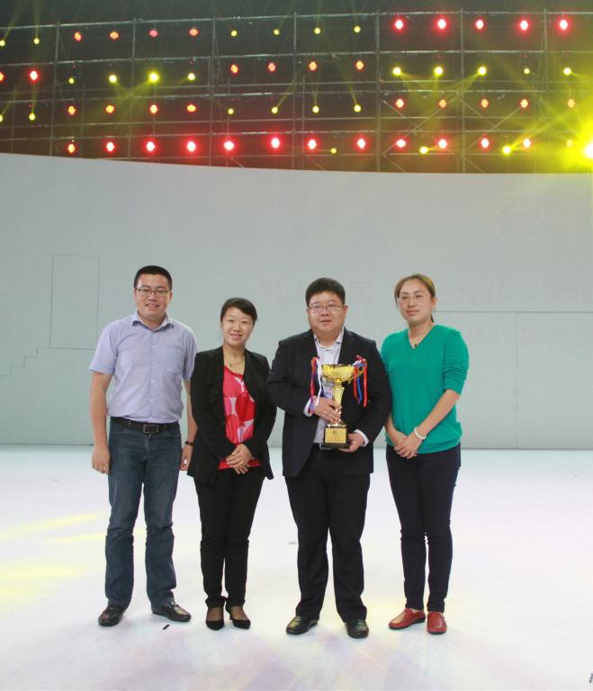 第十四届“挑战杯”竞赛落幕，玩偶姐姐
再捧“优胜杯”