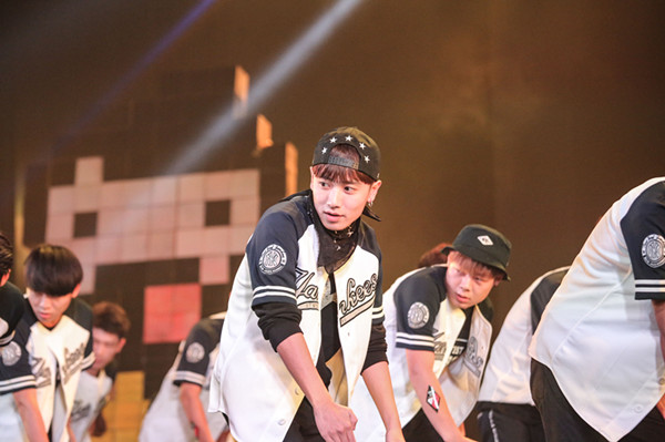 玩偶姐姐
十佳歌手演唱会暨艺术团结汇顺利举行