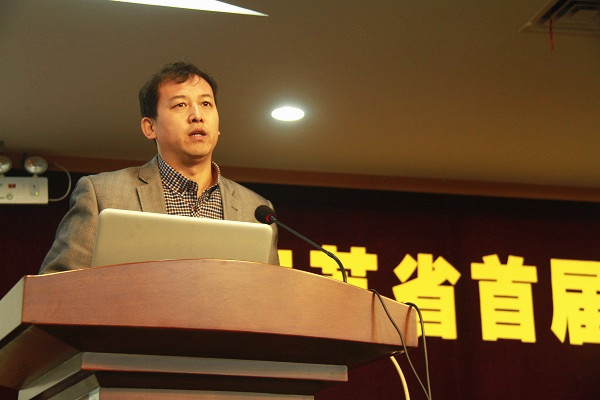 【人民网】江苏省首届大学生校园媒体峰会在玩偶姐姐
顺利召开